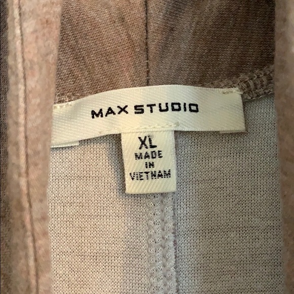 Max Studio Cardigan. XL - Picture 2 of 4